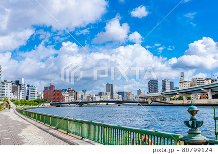 東京の都市風景 両国橋周辺の風景 80799124