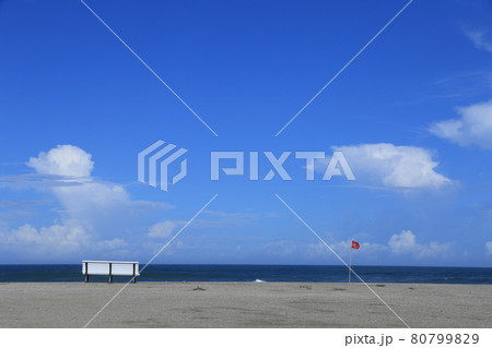 房総半島の一宮海岸のビーチと青空 房総半島の一宮海岸のビーチと青空 80799829