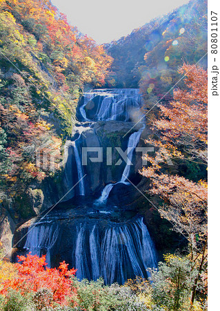 秋の袋田の滝（茨城県・大子町） 80801107