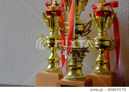 優勝トロフィー　優勝カップのイメージ写真素材 80804570