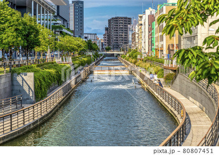 東京の都市風景 北十間川の釣りスポットの写真素材