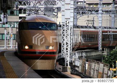 鉄路は日光へ…東武特急『スペーシア』　豪華特急で日光・鬼怒川へ 80807795