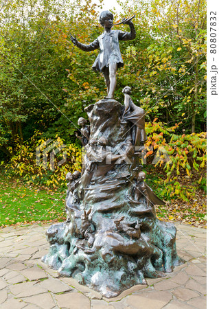 Statue of Peter Pan 80807832