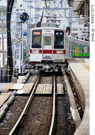 群馬・館林行きの通勤電車・10000系 80807873
