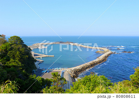 大須埼灯台(大須崎灯台)から見るハート形の大須漁港 恋する灯台 宮城県石巻市雄勝町大須 大須埼灯台(大須崎灯台)から見るハート形の大須漁港 恋する灯台 宮城県石巻市雄勝町大須 80808611