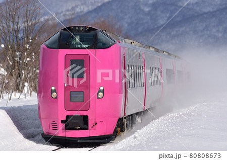 宗谷本線　蘭留－比布　JR北海道　キハ261系5000番台　ST-5201編成（苗穂）　はまなす編成 80808673