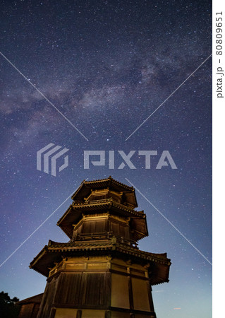 夏の天の川の星景 80809651