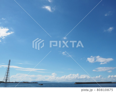 夏空と海 80810875