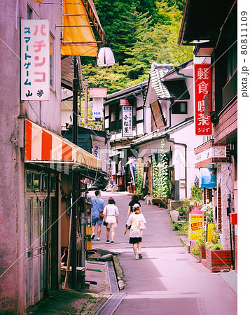四万温泉　ノスタルジックな温泉街（落合通り） 80811109