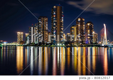 永代橋から眺めるタワーマンション 80812017