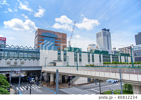 都市風景　練馬駅北口前　駅舎と歩行者デッキ　東京都練馬区 80812234