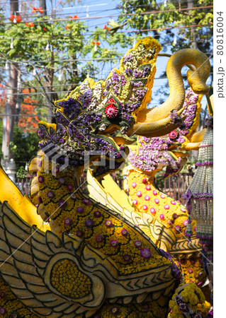 Scenery from statues and flowers on the street, Thailand 80816004