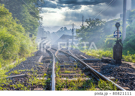 「山梨県」霧に包まれた幻想的な清里駅 「山梨県」霧に包まれた幻想的な清里駅 80821111