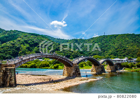 山口県岩国市　晴天の錦帯橋 80822080