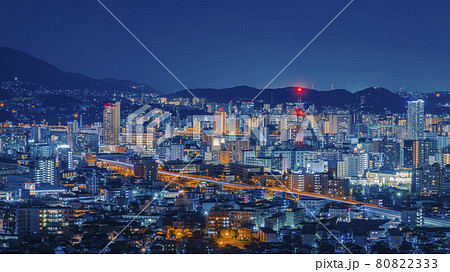 都会夜景 壁紙 テキストスペース 福岡県の写真素材