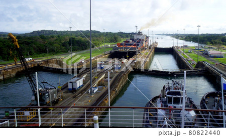パナマ運河のガトゥン閘門（カリブ海側），パナマ共和国 80822440