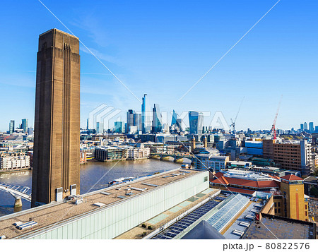 ロンドン テート・モダンの煙突とシティ・オブ・ロンドン ロンドン テート・モダンの煙突とシティ・オブ・ロンドン 80822576