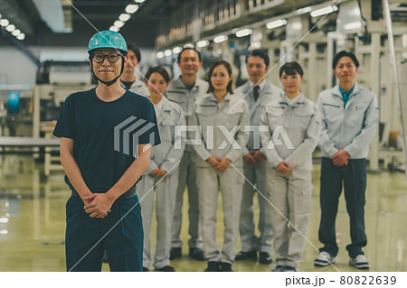 新聞印刷工場 80822639