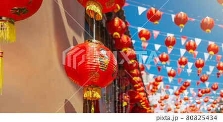 Chinese new year lanterns decored on the street. 80825434