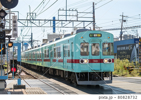 二日市駅到着の西鉄5000形電車 80828732