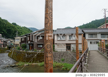 山陰の名湯　湯村温泉郷　春来川　竹細工ポール 80829995