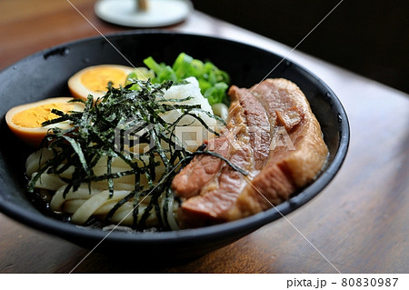 分厚い角煮ぶっかけ讃岐うどん 分厚い角煮ぶっかけ讃岐うどん 80830987