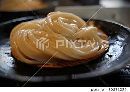 讃岐では珍しいざるうどん 80831222