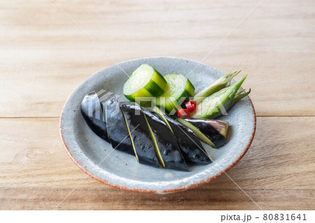 水ナスときゅうりの浅漬け 80831641