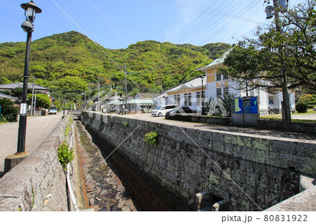 三角西港の排水路 80831922