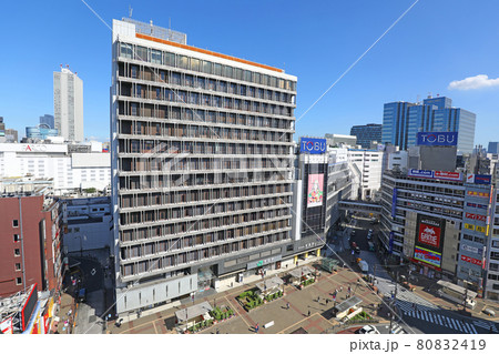 池袋駅　西口 80832419