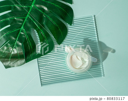 Cosmetic cream aesthetic layer topview, copyspace Cosmetic cream aesthetic layer topview, copyspace 80833117