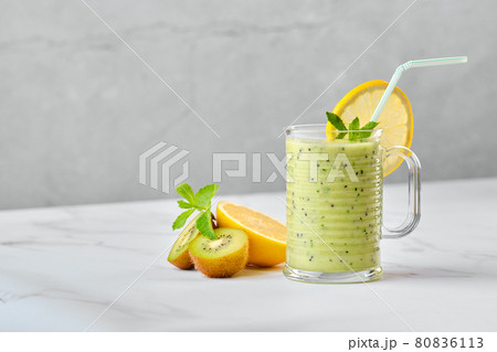 Kiwi and lemon smoothie with mint Kiwi and lemon smoothie with mint 80836113
