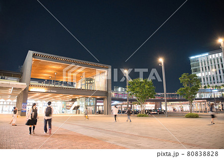 【兵庫県】5月・姫路駅前の街風景 80838828