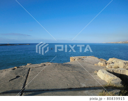 シドンの要塞から見える海 80839915
