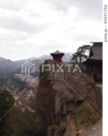 早春の立石寺（山寺）、納経堂と開山堂 80841760