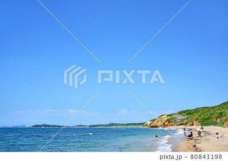 福岡県芦屋町にある海がきれいな夏井ヶ浜の海岸 福岡県芦屋町にある海がきれいな夏井ヶ浜の海岸 80843198