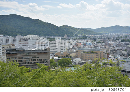 【岡山県】津山市街地の街並み 80843704