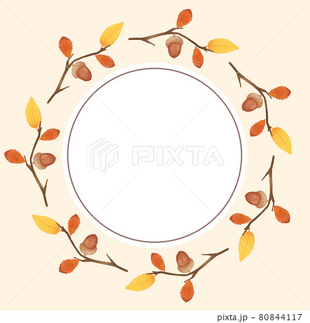 ナチュラルガーリーな秋の葉っぱとどんぐりのフレーム ベージュのイラスト素材 ナチュラルガーリーな秋の葉っぱとどんぐりのフレーム ベージュのイラスト素材