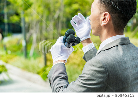 街頭演説する選挙の立候補者イメージ  80845315