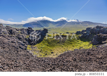 View on Snaefellsjokul volcano summit in summer during daytime View on Snaefellsjokul volcano summit in summer during daytime 80850331