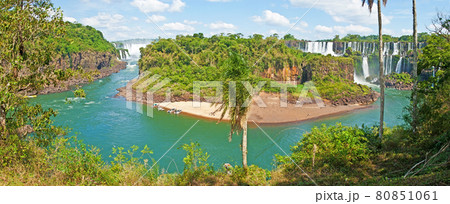 Picture from the spectacular Iguacu National Park with the impressive waterfalls on the border between Argentina and Brazil 80851061