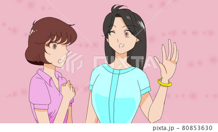 会話する女性2人背景あり 80853630