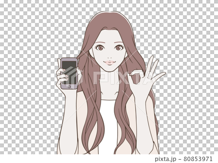 スマートフォンを持ち、OKマークをつくる女性 80853971