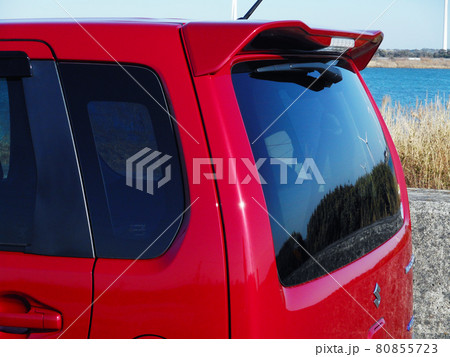 クォーターウィンドウがある軽自動車のルーフエンドスポイラー 80855723