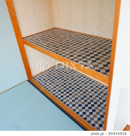 「DIY 押し入れにフロアマット」 「DIY 押し入れにフロアマット」 80856656