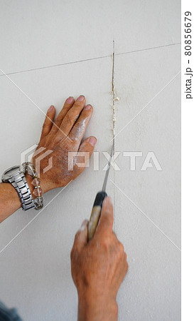 「リフォーム　壁開口　鋸　縦」 80856679