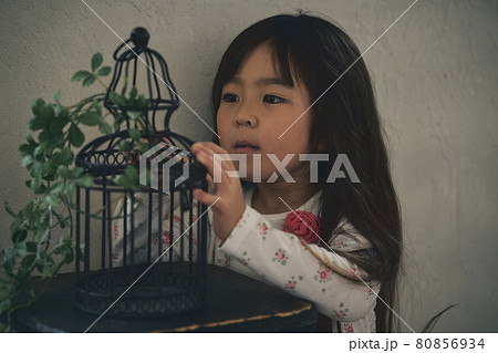 小さな女の子 ポートレート 小さな女の子 ポートレート 80856934