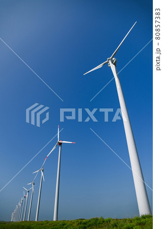 青空に映えるオトンルイ風力発電所 北海道 青空に映えるオトンルイ風力発電所 北海道 80857383