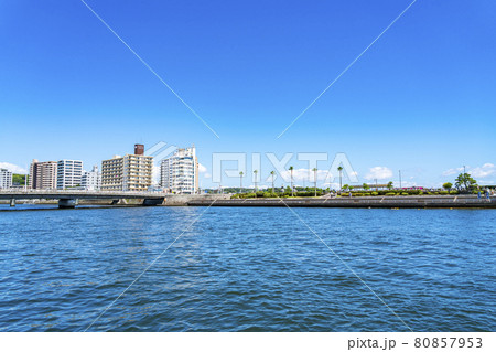 【神奈川県】爽やかな青空が広がる夏の江ノ島 80857953