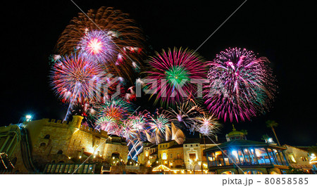 和歌山マリーナシティー花火　スターライトイリュージョン　和歌山県和歌山市 80858585